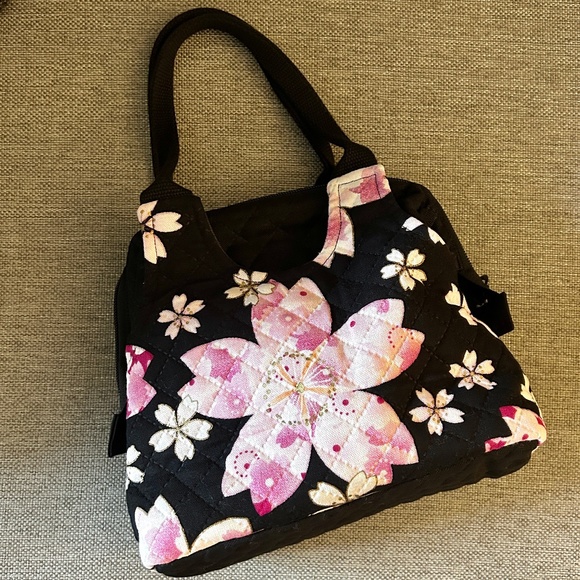 Floral Printed Quilted Bag with Many Pockets - Picture 1 of 8